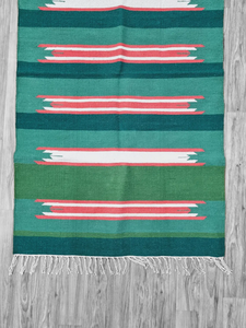 Tapis vert de style marocain tissé à la main en coton tufté anti-dérapant pour salon chambre lavable et facile à entretenir - Product Image 4