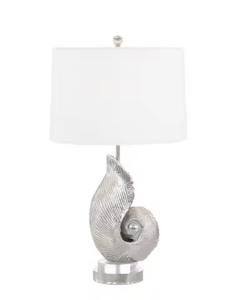 Encantadora lámpara de mesa de Metal de diseñador para decoración de sala de estar, luz de noche moderna, pieza de acento decorativo de hierro artístico - Product Image 2