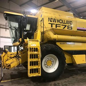 Grande machine de récolte à haute productivité 130HP énorme réservoir de grain moissonneuse-batteuse moissonneuse-batteuse agricole - Product Image 1