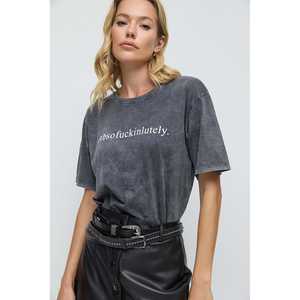 T-shirt essentiel imprimé décontracté - Product Image 1