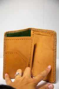 Cartera de Viaje Bifold de Cuero Genuino 100% con Grabado Geométrico, Tarjetero para Hombre y Mujer, Vintage, Impermeable, con Bloqueo RFID - Product Image 2