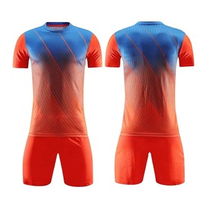 Camiseta de fútbol de color personalizado sólido de alta calidad hecha en fábrica con sublimación Impresión digital Ropa de fútbol de calidad - Product Image 5