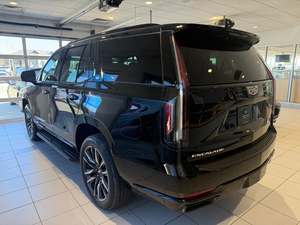 รถ Cadillac Escalade Sport Platinum Utility 4D ปี 2023 สภาพใหม่เอี่ยม พวงมาลัยขวา/ซ้าย  หลังคาพาโนรามิก  เอกสารครบถ้วน - Product Image 2