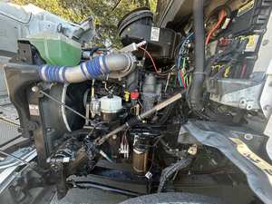 Achetez ici : Camion-citerne à essence/diesel d'occasion 2021 T680 4800 gallons - Paccar 400HP 12 vitesses AMT - Exportation mondiale - Avec garantie - Product Image 5