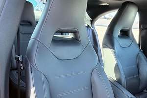 Mercedes-AMG CLA35 2020 d'occasion en bon état, 302 ch, moteur turbo 4 cylindres, transmission intégrale, pack aérodynamique AMG, provenance Californie - Product Image 5