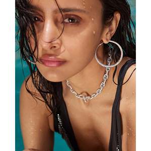 Collier en chaîne de perles numérotées en acier inoxydable plaqué or pour fête ou anniversaire - Product Image 3