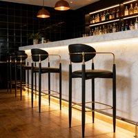 Meubles de bar et de restaurant sur mesure, cadre moderne, tabouret de bar haut de gamme, chaise de bar en cuir noir, chaise de salon