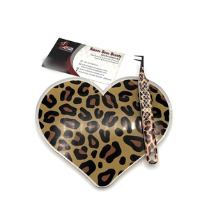 Venta al por mayor de baldosas de pestañas acrílicas personalizables con estampado de guepardo, último diseño sostenible, pinzas para pestañas cuadradas con flores y mariposas - Product Image 3