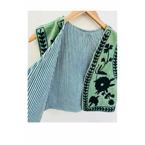 Gilet unisexe vert en velours brodé floral, style vintage, ouvert sur le devant, sans manches, 100 % coton écologique, col en V, vêtement d'extérieur fait main - Product Image 6