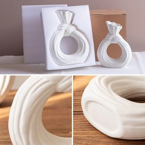 Jarrones de cerámica de Donut de flores redondas de círculo blanco elegante nórdico moderno único de estilo moderno para decoración del hogar - Product Image 3