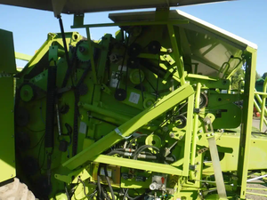 Presse à balles rondes CLAAS ROLLANT 255RC UNIWRAP d'occasion avec moteur, haute productivité, garantie de 2 ans, origine FR, pour foin, blé, paille de riz - Product Image 3