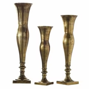 Vase moderne en métal doré Pot de fleurs décoratif élégant pour la décoration intérieure du salon, de la chambre à coucher et de la table à manger - Product Image 2