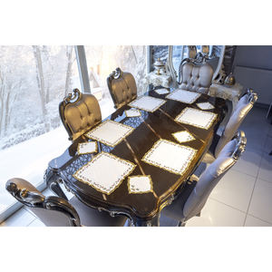 Juego de Textiles de Mesa Bordados Tradicionales Navideños de 13 Piezas, Camino de Mesa de Poliéster Resistente a las Manchas, Lavable, con Diseño de Plantas - Product Image 2