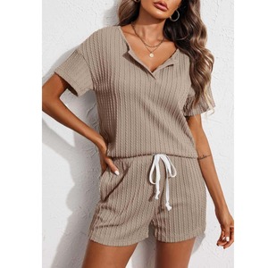 Haute qualité été dame imprimé lâche décontracté vêtements pour femmes ensembles T-Shirt croix court femmes pantalon court ensemble du fournisseur BD - Product Image 4