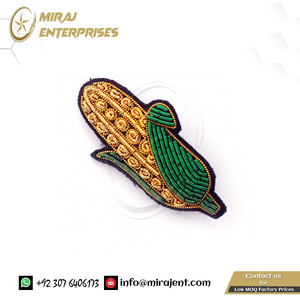 Insignes de lingots de mode de meilleure qualité en gros insignes nominatifs avec logo personnalisé insignes appliqués à la main cousus en épi de maïs tissu matériel en laiton - Product Image 5