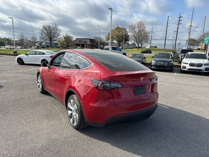 Clean 2023 T e s l a Model-Y Long Range AWD muy limpio - Product Image 3