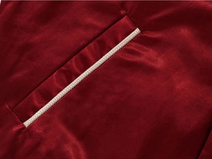 Offre spéciale Vente en gros Vêtements d'hiver personnalisés respirants Broderie pour hommes Veste universitaire en satin Veste universitaire à boutons de couleur unie pour hommes - Product Image 4