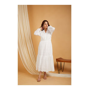 Robe de soirée élégante en mousseline de soie blanche lavable sur mesure pour femme, idéale pour l'été et les fêtes (OEM/ODM) - Product Image 1