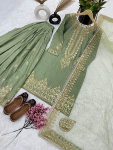 Robe traditionnelle pakistanaise en viscose de soie georgette brodée de créateur exclusif, tenue de fête pour femmes, mariages - Product Image 5