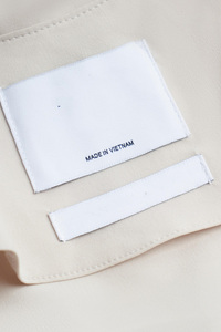 Trench-coat coupe-vent à manches longues pour femmes Style ODM Design uni Fabriqué au Vietnam Articles en stock imperméables - Product Image 5