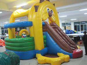 Tierra de Juegos Inflable con Material de PVC para Uso Universal, Toboganes y Saltos - Product Image 2