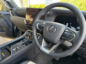 Véhicule d'occasion vérifié 2025 SUV de taille standard de type GX550 de style japonais haut de gamme à vendre prêt à rouler - Product Image 5