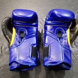 Nuevos increíbles guantes de cuero Unisex MMA Kick Boxing logotipo personalizado guantes de boxeo transpirables ligeros para adultos - Product Image 5