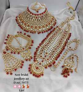 Conjunto de Joyería Nupcial Completo de Diseño Tradicional y Moderno Indio, Chapado en Oro, con Maang Tikka para Niñas y Mujeres - Product Image 2