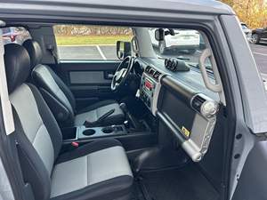 Toyota FJ Cruiser Trail Teams édition spéciale 2013 d'occasion, boîte manuelle 6 vitesses, 4 roues motrices, différentiel arrière autobloquant - Product Image 5