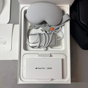 Nouveau casque VR Apple Vision Pro M5 512 Go Light Seal, avec bande Solo Knit et double boucle Bluetooth - Product Image 2