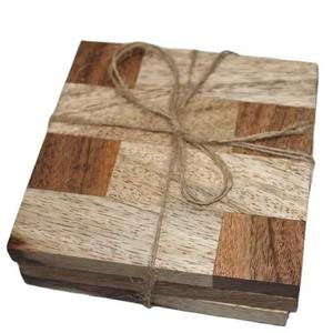 Posavasos de madera rectangular con patrón geométrico moderno para mesa de comedor, oficina y decoración del hogar con un elegante diseño de Chevron - Product Image 1