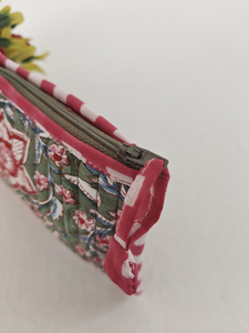 Elegante diseño de estampado de bloques florales, bolsa de algodón acolchado hecha a mano, bolsa de monedas de tela blanca, cierre de cremallera, algodón orgánico - Product Image 5