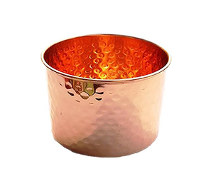 Bol décoratif en cuivre martelé de calibre lourd pur 100% en métal fait à la main de qualité supérieure écologique avec jante dorée de taille moyenne - Product Image 1