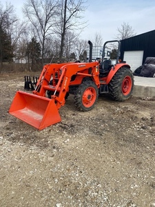 Tracteur de jardin à transmission par engrenages 4x4 de 40 CV M6060 2019 - Product Image 6