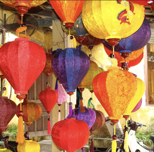 Lanterne en bambou faite à la main en tissu de soie du Vietnam parfaite pour une utilisation élégante de décoration intérieure et extérieure - Product Image 2