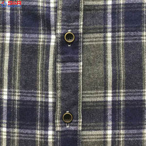 Camisa Suave y Cálida Hecha de Tela de Franela, A menudo de Algodón Cepillado, Sensación Acogedora, Durabilidad y Patrones Clásicos a Cuadros - Product Image 6