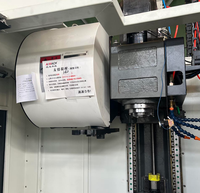 Centre d'usinage vertical CNC VMC850 4 axes haute précision GSK BT40, machine multifonctionnelle pour la fabrication de pièces métalliques