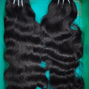 Cheveux ondulés indiens bruts de l'Inde vendeur en gros 100% paquets de cheveux indiens bruts à cuticule alignée non transformés extension de cheveux humains - Product Image 1