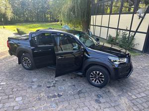 Nuovo Toyota Hilux Pickup GR SPORT 5 Posti Fari a LED Pneumatici R18 Guida a Sinistra Motore a Benzina Potenza 150 kW (204 CV) - Product Image 4