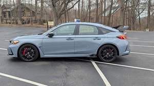 H-U-N-D-A-R-C-I-V-I-C Type R 2023, Sedán de Gasolina con Motor Turbo de 4 Cilindros, Transmisión Automática de 6 Velocidades, Techo Panorámico, Bajo Kilometraje, Listo para Enviar - Product Image 5