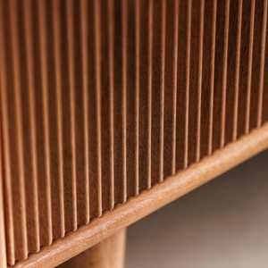 Buffet moderne en bois cannelé Poignées rondes uniques en métal, nombreux rangements, buffet de salon. - Product Image 4