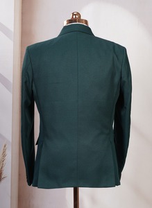 Costume d'affaires classique vert sur mesure de qualité supérieure, 3 pièces, pour les conférences et les professionnels de l'industrie créative, en vente - Product Image 2