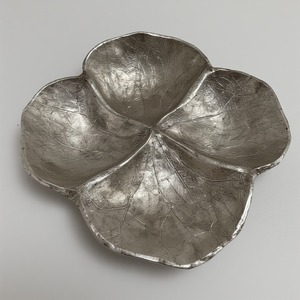 Assiette de présentation en verre d'aluminium de qualité supérieure Serveur de fruits secs Compartiments à motifs personnalisables Finition dorée Table à manger décorative - Product Image 1