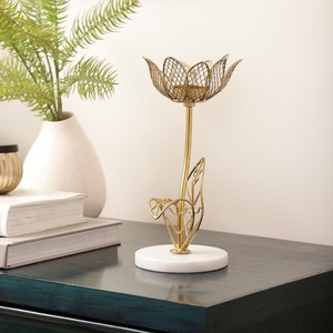 Bougeoir en métal fabriqué à la main pour la décoration de table Accent intérieur de maison élégant pour salle à manger et salon - Product Image 4