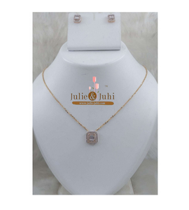 Conjunto de Cadena de Oro de 18K para Mujer, Elegante Collar de Diseño de Joyería, Creado para una Apariencia Estilosa con Acabado Suave y Atemporal - Product Image 1