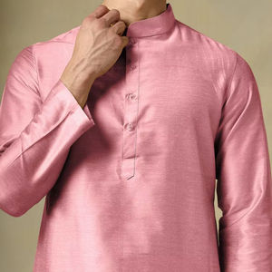 Ensemble Kurta en coton et soie rose pour homme |   Kurta à coupe classique avec pyjama assorti |   Tissu respirant |   Vêtements décontractés confortables - Product Image 4