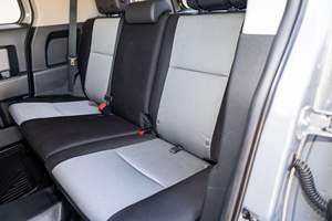 Utilisé 2013 To-y-o-ta FJ Cruiser Trail Teams Édition Spéciale - Product Image 5