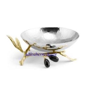 Gardez vos essentiels élégamment organisés avec ce plateau de rangement doré et élégant. - Product Image 1