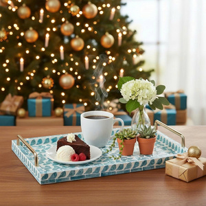 Plateau décoratif en coquille de capiz avec poignées dorées 15,7 x 11,8 pouces Plateau rectangulaire de présentation et de service pour coiffeuse, commode, salle de bain - Product Image 1