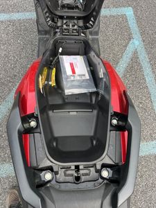 รถมอเตอร์ไซค์ฮอนด้า ADV150 รุ่นมาตรฐาน ปี 2023 มือสองสำหรับขาย พร้อมบริการปรับแต่งตามความต้องการ (ODM) - Product Image 2